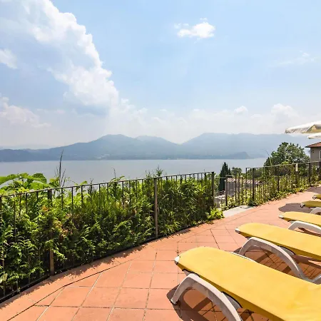 Modern In Italy With Swimming Pool Lägenhet