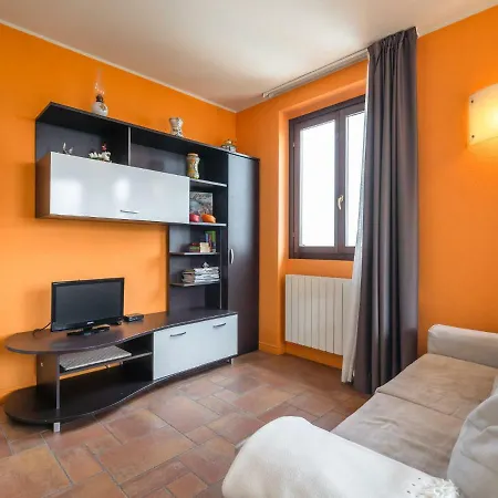 Lägenhet Modern In Italy With Swimming Pool Oggebbio